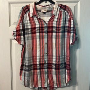 Short sleeve button down